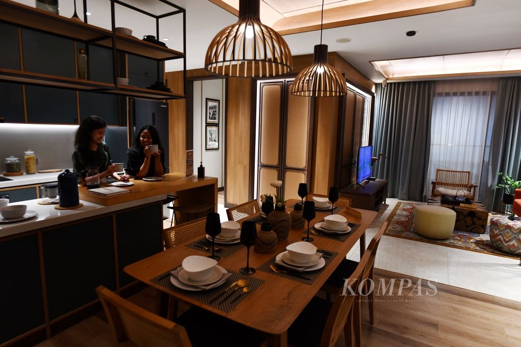 Tata ruang dan desain interior salah satu unit contoh EleVee Condominium di Alam Sutera, Kota Tangerang, Banten, Rabu (10/1/2024). 