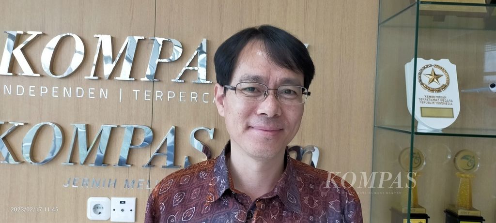 Direktur Pusat Kebudayaan Korea di Indonesia Kim Yong Woon di kantor Redaksi <i>Kompas</i>, Jakarta, Jumat (17/2/2023). 