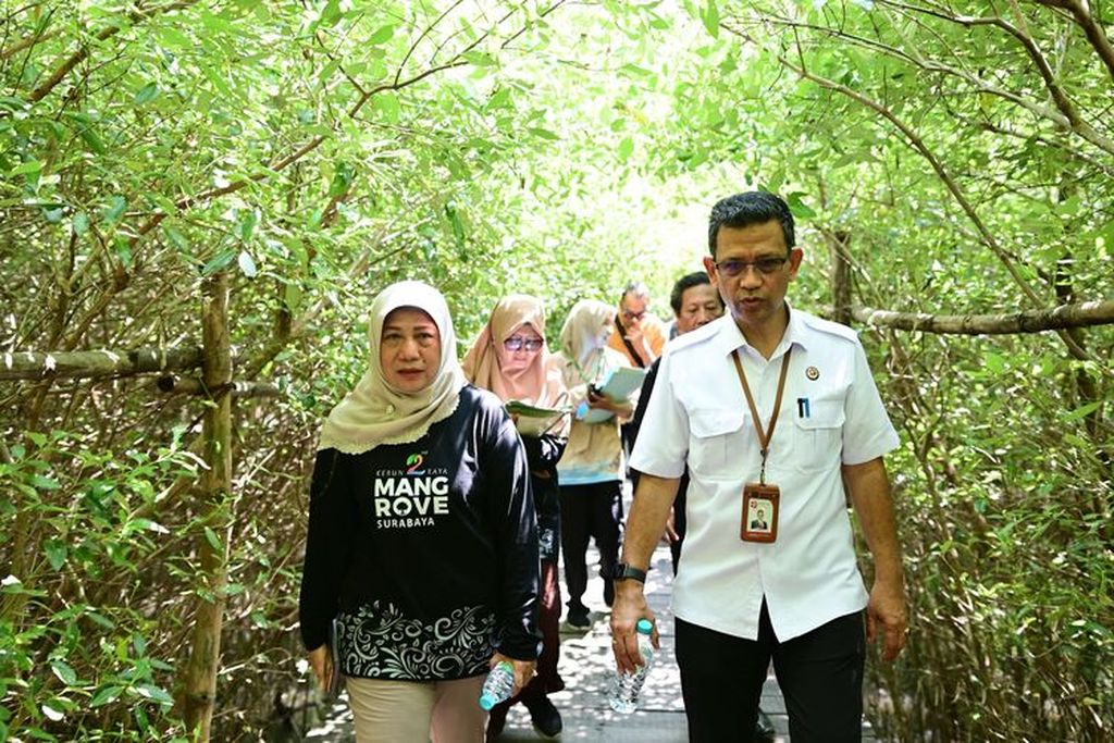 https://assetd.kompas.id/bRK7llQUPUaVItJkjIH7hLpNwRA=/1024x683/https%3A%2F%2Ftaja.kompas.id%2Fwp-content%2Fuploads%2F2025%2F08%2Fpemkot-sby-2.jpg