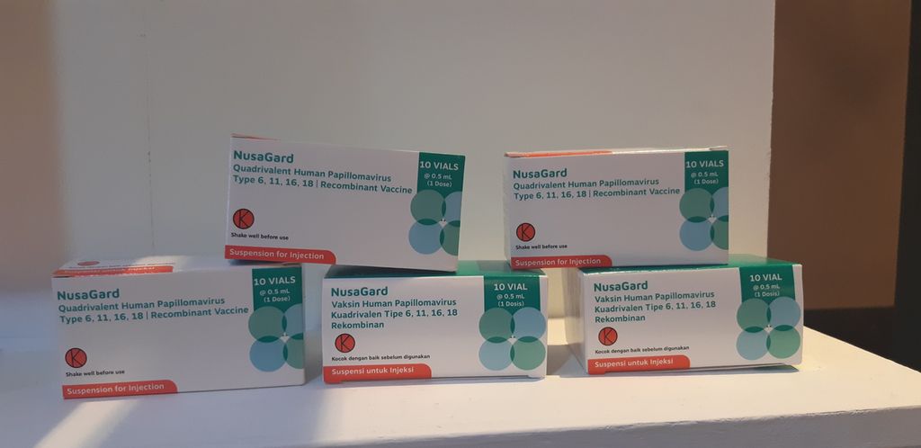 Produk vaksin HPV NusaGard yang diproduksi PT Bio Farma (Persero) ditunjukkan dalam acara peluncuran vaksin HPV NusaGard di Jakarta, Rabu (2/8/2023). Vaksin HPV Nusagard merupakan vaksin HPV kuadrivalen yang dapat digunakan untuk mencegah infeksi HPV tipe 6, 11, 16, dan 18 yang berisiko tinggi menyebabkan kanker serviks.