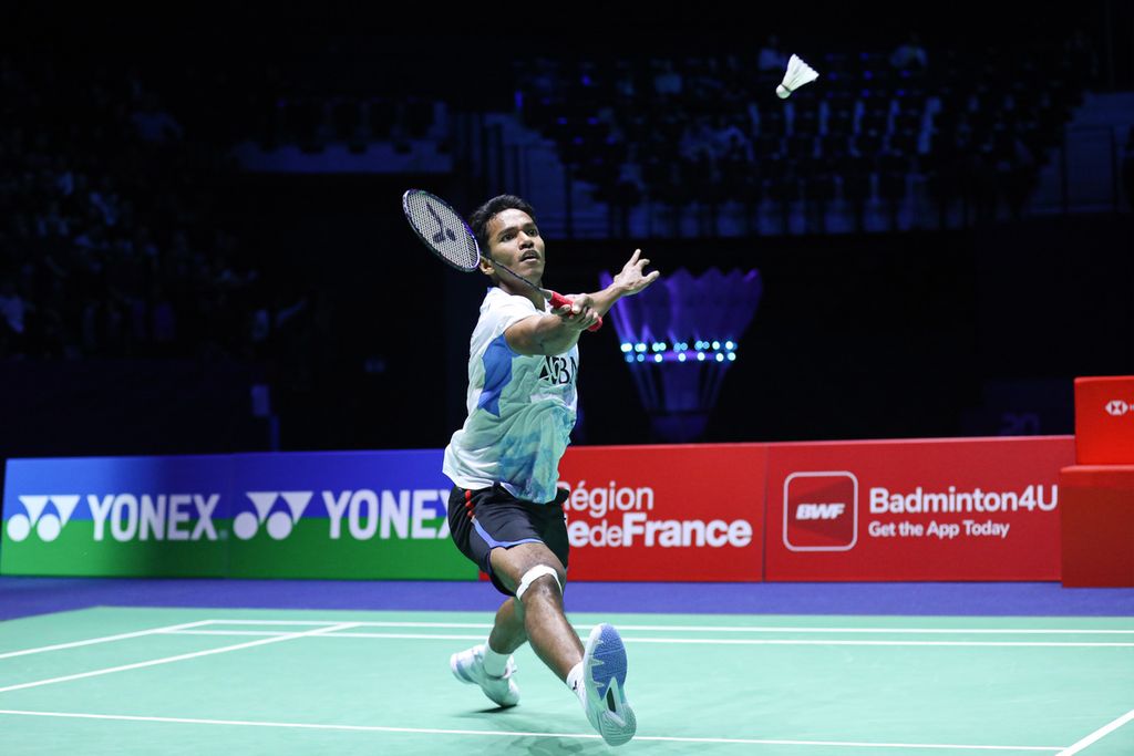 Chico Aura Dwi Wardoyo terhenti pada semifinal tunggal putra turnamen Perancis Terbuka Super 750 di Adidas Arena, Paris, Perancis, Sabtu (9/3/2024) malam waktu setempat atau Minggu dini hari WIB. Chico kalah dari Shi Yu Qi (China) dengan skor 19-21, 14-21.