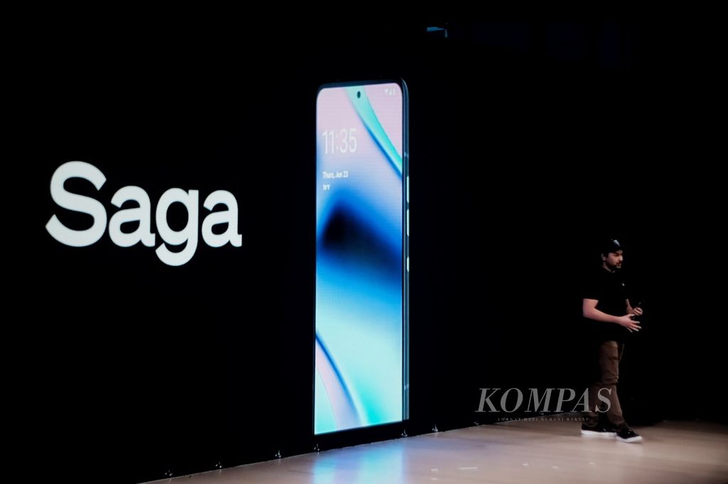Tangkapan layar konferensi daring ponsel "Saga" dari pengembang rantai blok (<i>blockchain)</i> Solana, disiarkan secara daring di New York, Amerika Serikat, 23 Juni 2022. Solana merilis ponsel untuk menjembatani ekosistem laman 3.0 atau Web3 yang transparan dan terdesentralisasi. 