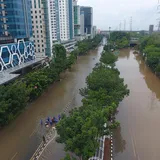Banjir Memutus Lalu Lintas DI Pandjaitan