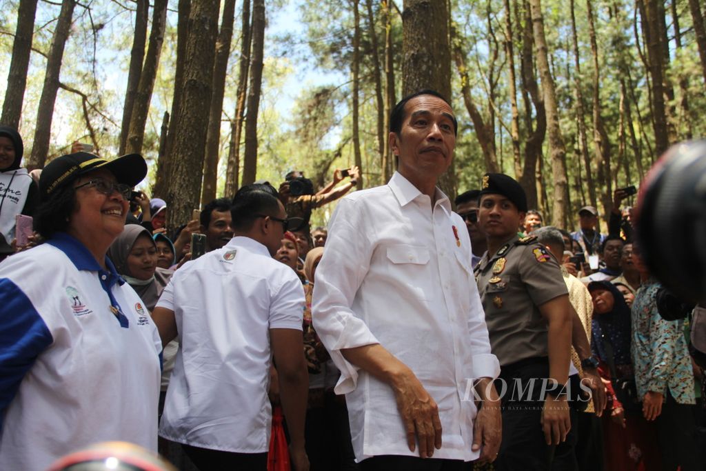 https://assetd.kompas.id/c9P2YJ9z-InxIsoHQS_Xy1Een5w=/1024x683/filters:watermark(https://cdn-content.kompas.id/umum/kompas_main_logo.png,-16p,-13p,0)/https%3A%2F%2Fkompas.id%2Fwp-content%2Fuploads%2F2018%2F09%2FIMG_4816_1538115997.jpg