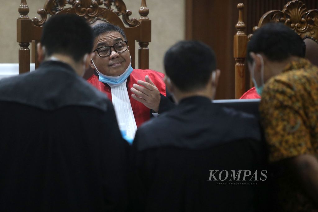 https://assetd.kompas.id/c9pPIDTpl5WXVlyOAgQPTLqBRZM=/1024x683/filters:watermark(https://cdn-content.kompas.id/umum/kompas_main_logo.png,-16p,-13p,0)/https%3A%2F%2Fkompas.id%2Fwp-content%2Fuploads%2F2021%2F12%2Fc19c0b97-c9ef-4355-ab6c-df517b4682a1_jpg.jpg