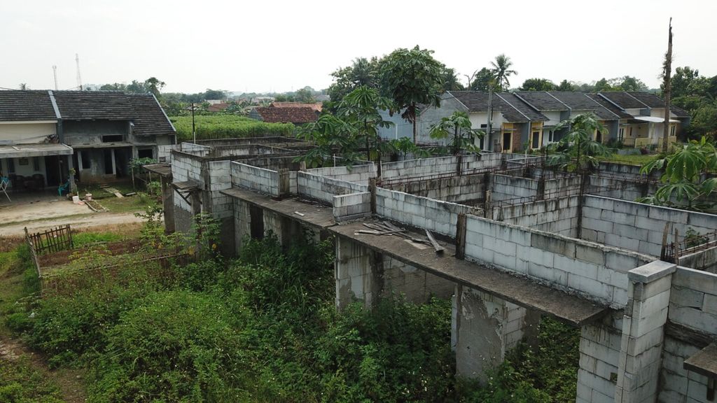 https://assetd.kompas.id/cA6FPpjGZZYTAg68j9JriHfG30Q=/1024x576/https%3A%2F%2Fkompas.id%2Fwp-content%2Fuploads%2F2021%2F10%2F20211006_HR_Bangunan-Perumahan-Avara-First-Hill-Ciampea-Bogor-_1633502513.jpg