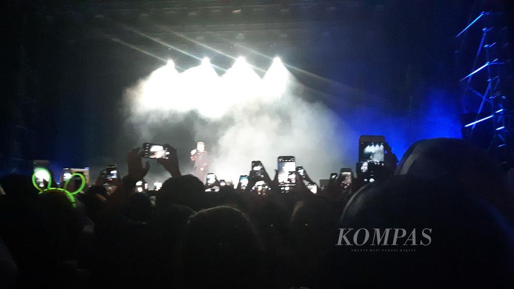 https://assetd.kompas.id/cOP8OSZ3aC9Zni9p7FSsYRiNwws=/1024x576/filters:watermark(https://cdn-content.kompas.id/umum/kompas_main_logo.png,-16p,-13p,0)/https%3A%2F%2Fkompas.id%2Fwp-content%2Fuploads%2F2019%2F09%2F20190901egiJ-westlife_1567316602-2.jpg