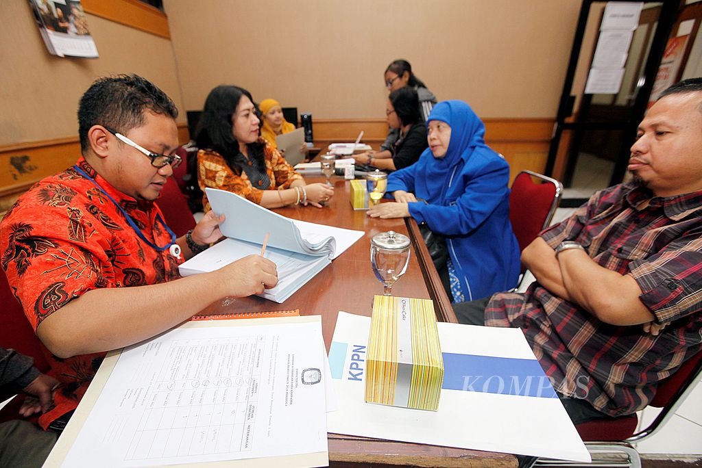 https://assetd.kompas.id/ciz6yBIJOK9-fG41uh0RwdisUxw=/1024x684/filters:watermark(https://cdn-content.kompas.id/umum/kompas_main_logo.png,-16p,-13p,0)/https%3A%2F%2Fkompas.id%2Fwp-content%2Fuploads%2F2018%2F05%2Fkompas_tark_3877591_19_0-1.jpeg