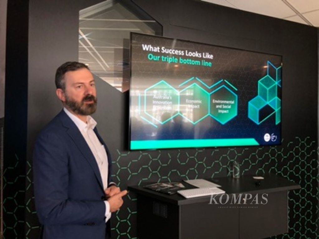 CEO Data61 Adrian Turner menjelaskan bahwa Data61 fokus di <i>data science</i> dan berbagai aspek data untuk penelitian sains dan kesempatan untuk menjadi pusat dari berbagai industri, seperti kesehatan, agrikultur, dan transportasi.