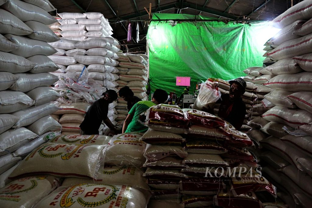 https://assetd.kompas.id/cmfyczB6rtO627twlKNA0idOJ1M=/1024x683/filters:watermark(https://cdn-content.kompas.id/umum/kompas_main_logo.png,-16p,-13p,0)/https%3A%2F%2Fkompas.id%2Fwp-content%2Fuploads%2F2021%2F11%2F39f4cc6f-2eb5-428c-b04e-6f5da99b11f7_jpg.jpg