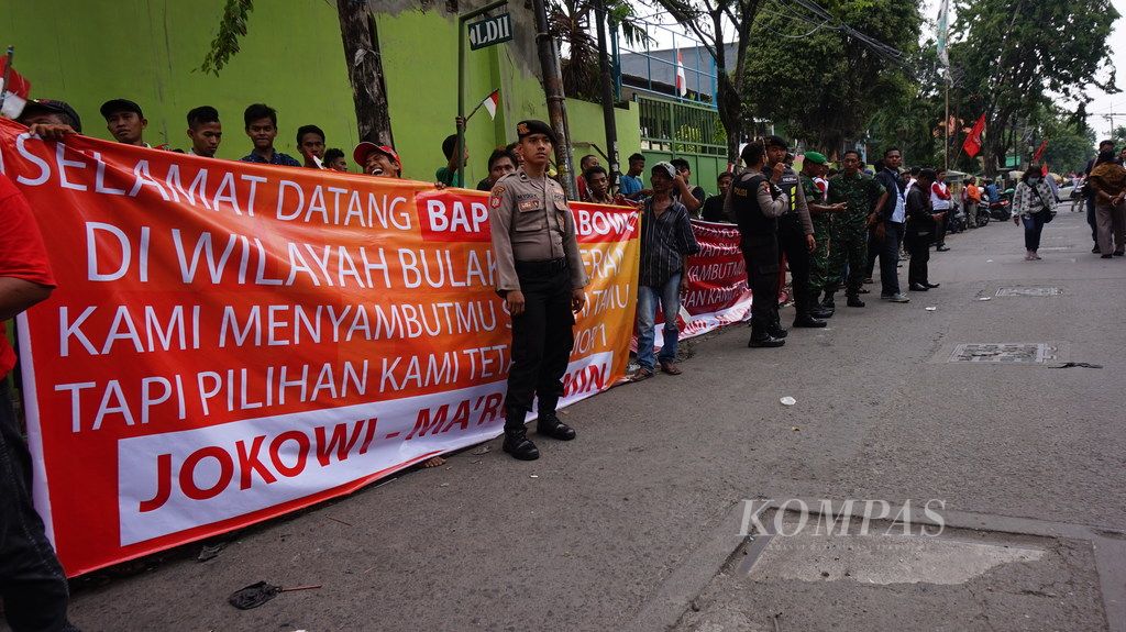 https://assetd.kompas.id/cp5DyPgCxsXoqXqLS5sznkbFXaY=/1024x575/filters:watermark(https://cdn-content.kompas.id/umum/kompas_main_logo.png,-16p,-13p,0)/https%3A%2F%2Fkompas.id%2Fwp-content%2Fuploads%2F2019%2F02%2F20190219bro-prabowo9SILO.jpg