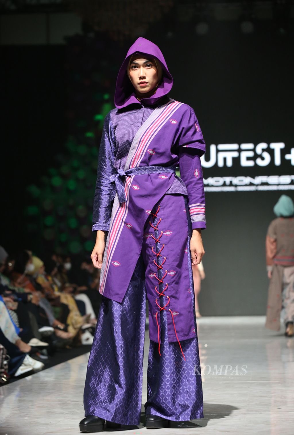 Karya perancang Wignyo di ajang Muslim Fashion Festival 2023 di Jakarta, awal Maret 2023. 