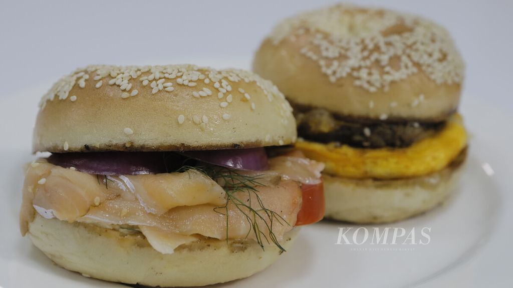 https://assetd.kompas.id/d-H-hwr78urOdzhnsis4g9rtjlk=/1024x575/filters:watermark(https://cdn-content.kompas.id/umum/kompas_main_logo.png,-16p,-13p,0)/https%3A%2F%2Fkompas.id%2Fwp-content%2Fuploads%2F2021%2F09%2Fcb31b0f6-6aea-47ed-a4b5-032658b0d985_jpg.jpg