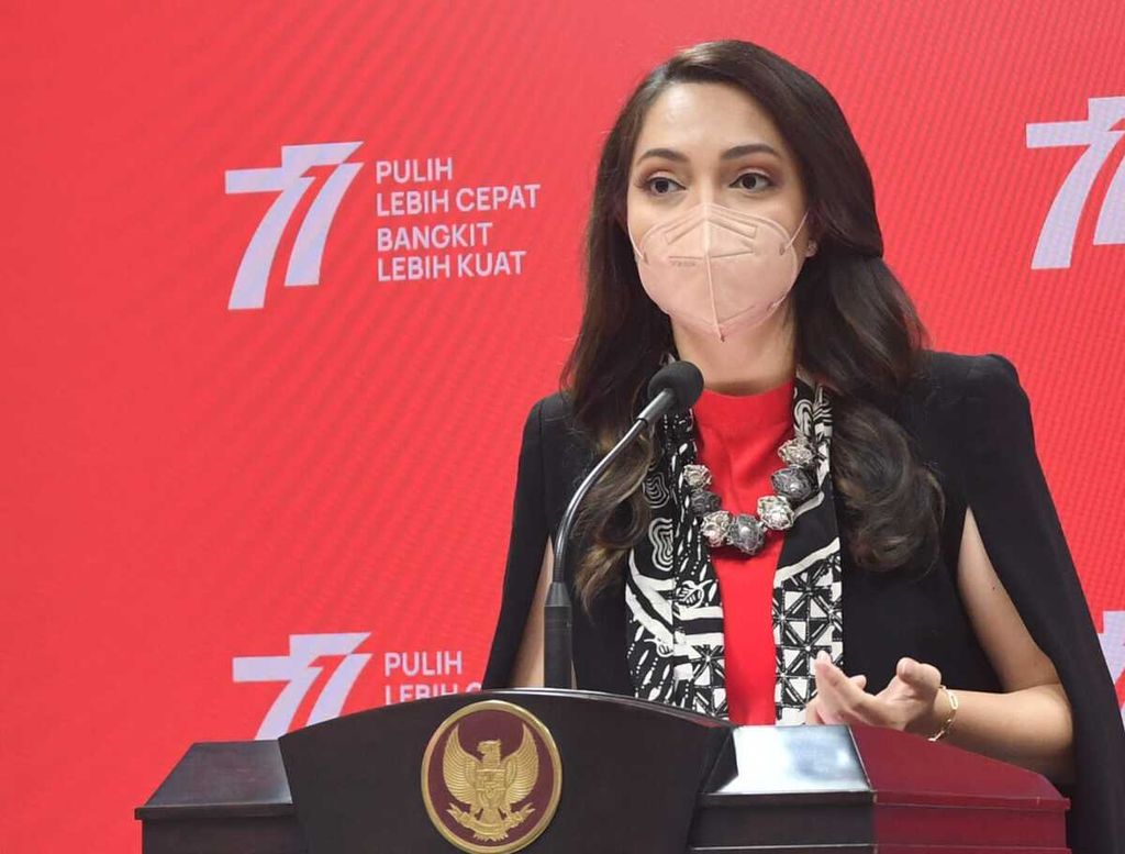 Juru bicara pemerintah untuk penanganan Covid-19 dan Duta Adaptasi Kebiasaan Baru Reisa Broto Asmoro, dalam keterangan persnya di Kantor Presiden,  Jumat (5/8/2022), yang disiarkan langsung pada kanal Youtube Sekretariat Presiden.