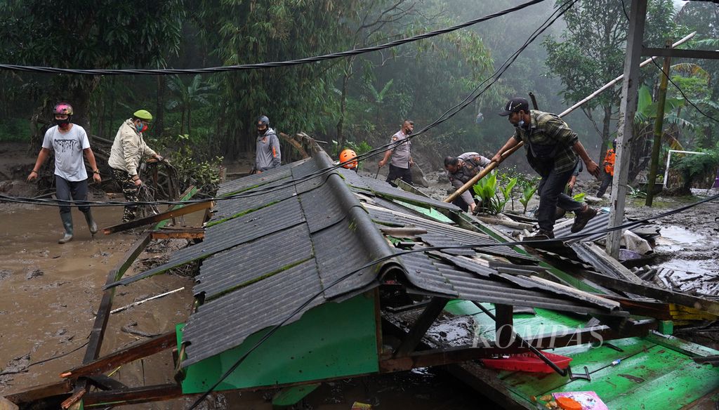 https://assetd.kompas.id/dRNIOTcXp4vdXiq7mg6lBR9X-lg=/1024x584/filters:watermark(https://cdn-content.kompas.id/umum/kompas_main_logo.png,-16p,-13p,0)/https%3A%2F%2Fkompas.id%2Fwp-content%2Fuploads%2F2021%2F01%2F21d8dcab-0f33-4280-a296-405243fb8e04_jpg.jpg