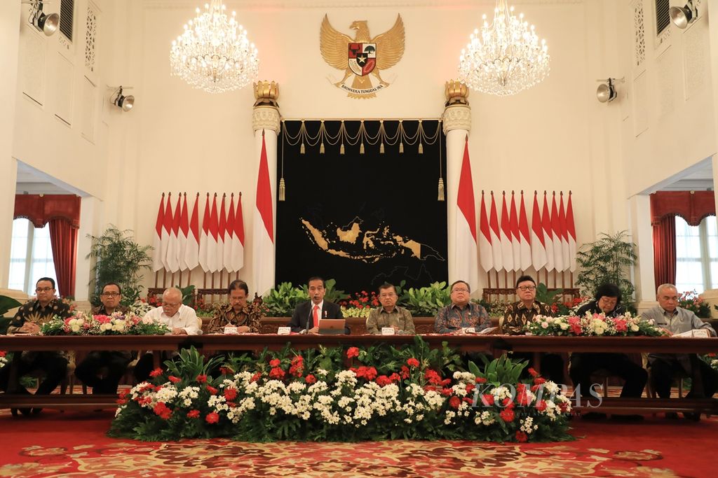 https://assetd.kompas.id/dSoiR8D7mQVyKfnnuAj6sLS-7AE=/1024x683/filters:watermark(https://cdn-content.kompas.id/umum/kompas_main_logo.png,-16p,-13p,0)/https%3A%2F%2Fkompas.id%2Fwp-content%2Fuploads%2F2019%2F08%2F5b4bf98e-9a01-421e-9784-e23b87588d9c_jpg.jpg