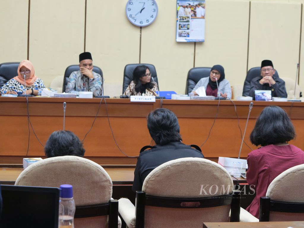 https://assetd.kompas.id/dV9831kyhN898Xno1EEFLkvUm0M=/1024x768/filters:watermark(https://cdn-content.kompas.id/umum/kompas_main_logo.png,-16p,-13p,0)/https%3A%2F%2Fkompas.id%2Fwp-content%2Fuploads%2F2018%2F04%2Fson1-3.jpg