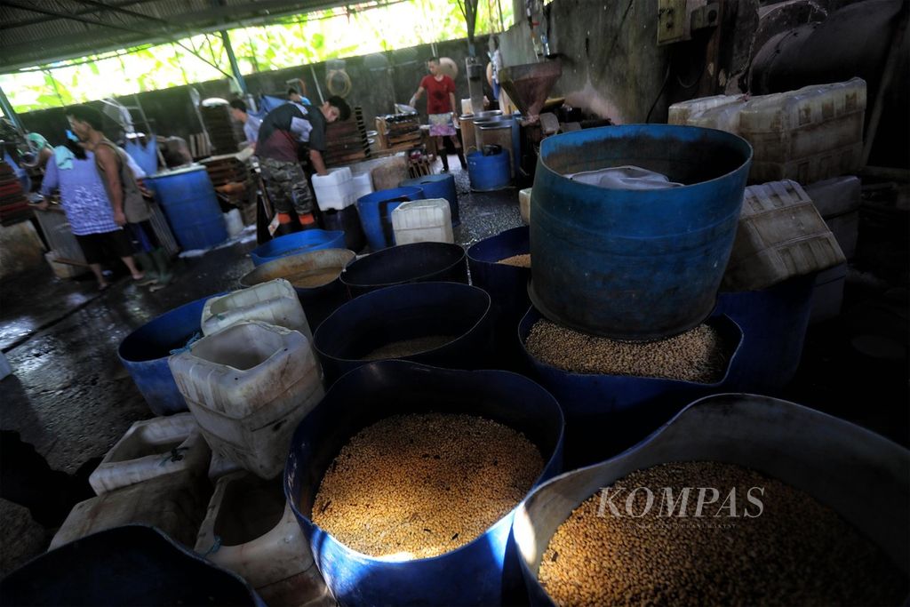 https://assetd.kompas.id/dW9tWC9UKqC-Zk4tYZQehjAgoSI=/1024x683/filters:watermark(https://cdn-content.kompas.id/umum/kompas_main_logo.png,-16p,-13p,0)/https%3A%2F%2Fkompas.id%2Fwp-content%2Fuploads%2F2021%2F01%2F3c1c2a17-bbc1-4676-8760-d5c7e513d88e_jpg.jpg