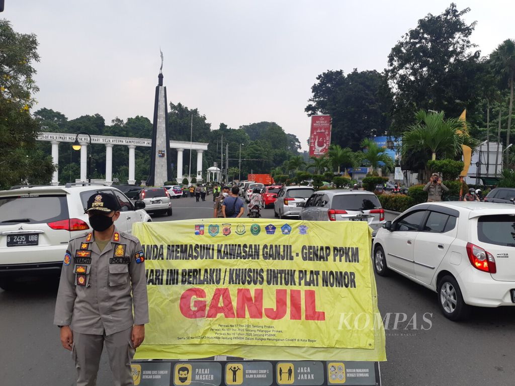 https://assetd.kompas.id/diI_dl5470EfNgXI5nON2xCKtcw=/1024x768/filters:watermark(https://cdn-content.kompas.id/umum/kompas_main_logo.png,-16p,-13p,0)/https%3A%2F%2Fkompas.id%2Fwp-content%2Fuploads%2F2021%2F05%2Fganjil-genap-3_1619875151.jpg