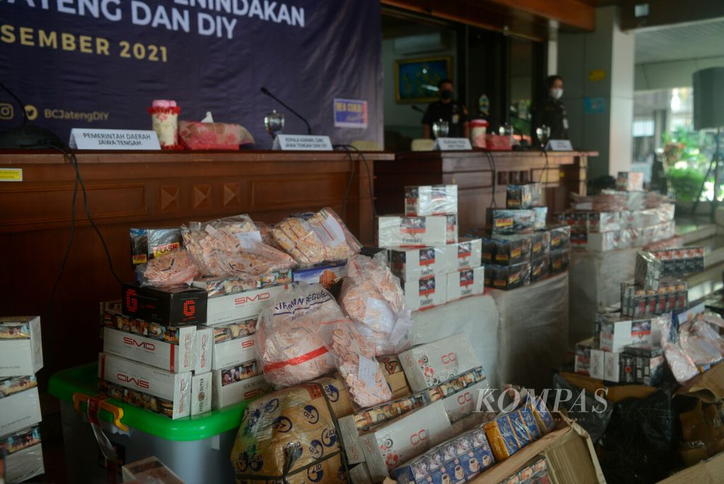 https://assetd.kompas.id/e3LXFOTx9NtZ1opSLxlvsULah1Y=/1024x684/filters:watermark(https://cdn-content.kompas.id/umum/kompas_main_logo.png,-16p,-13p,0)/https%3A%2F%2Fkompas.id%2Fwp-content%2Fuploads%2F2021%2F12%2F20211214WEN8_1639455395.jpg
