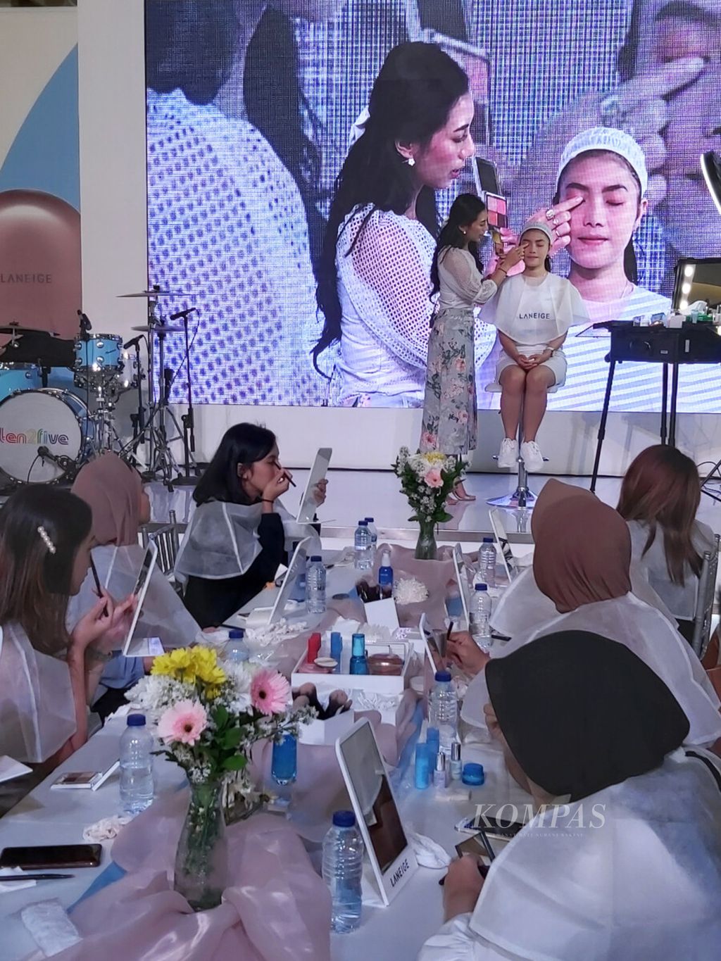 https://assetd.kompas.id/eWnAdN7VMY0e6cZ45Rx_gaUdMzs=/1024x1365/filters:watermark(https://cdn-content.kompas.id/umum/kompas_main_logo.png,-16p,-13p,0)/https%3A%2F%2Fkompas.id%2Fwp-content%2Fuploads%2F2019%2F11%2F20191126_MUDA_D_1574760680.jpg
