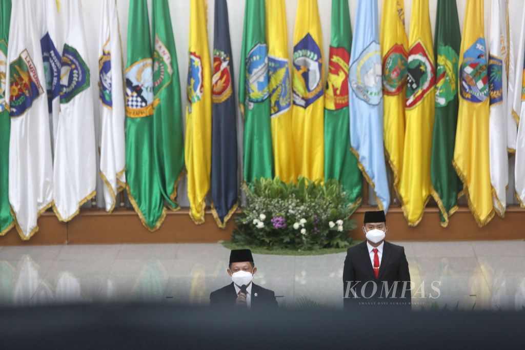 Menteri Dalam Negeri Tito Karnavian menyampaikan sambutan seusai melantik lima penjabat gubernur di Kementerian Dalam Negeri, Jakarta, Kamis (12/5/2022). 