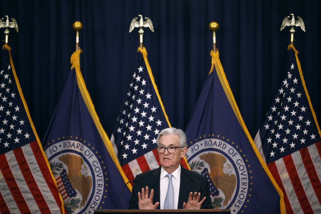 Gubernur Bank Sentral Amerika Serikat Jerome Powell menyampaikan sambutan pada konferensi setelah pertemuan Federal Open Market Committee (FMOC) di Washington DC, AS, 2 November 2022.