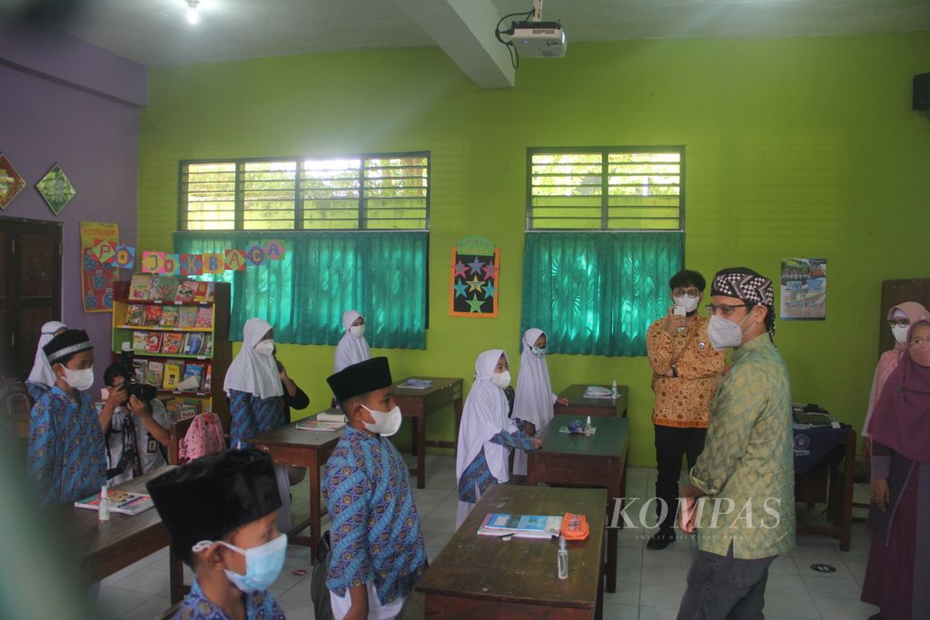 https://assetd.kompas.id/emKCnj6X1CwohYDTm7kWhbPXDWk=/1024x683/filters:watermark(https://cdn-content.kompas.id/umum/kompas_main_logo.png,-16p,-13p,0)/https%3A%2F%2Fkompas.id%2Fwp-content%2Fuploads%2F2021%2F09%2F41e6d3d3-faeb-40fd-b416-5ecd7091eae1_jpg.jpg