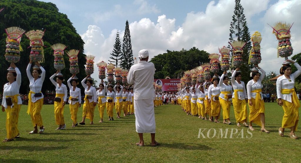 https://assetd.kompas.id/esERs3_CtG7SbEi2_131KdkvtxA=/1024x554/filters:watermark(https://cdn-content.kompas.id/umum/kompas_main_logo.png,-16p,-13p,0)/https%3A%2F%2Fasset.kgnewsroom.com%2Fphoto%2Fpre%2F2021%2F06%2F26%2F20191120COK05_1624702679_jpg.jpg