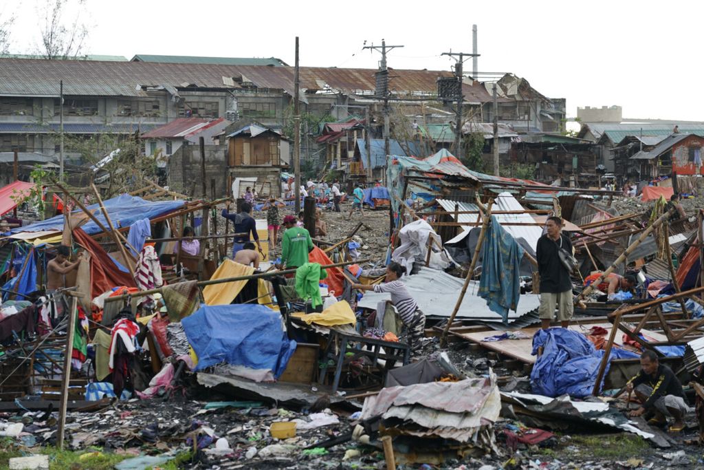 https://assetd.kompas.id/ewny8S9wuBATCh5EFSA_bvHcNBM=/1024x683/https%3A%2F%2Fkompas.id%2Fwp-content%2Fuploads%2F2021%2F12%2FPhilippines-Asia-Storm_100825404_1639858240.jpg