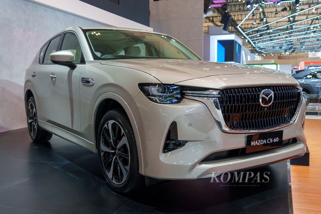 Mazda CX-60 di pameran Gaikindo Indonesia International Auto Show (GIIAS) 2023, Kamis (10/8/2023).