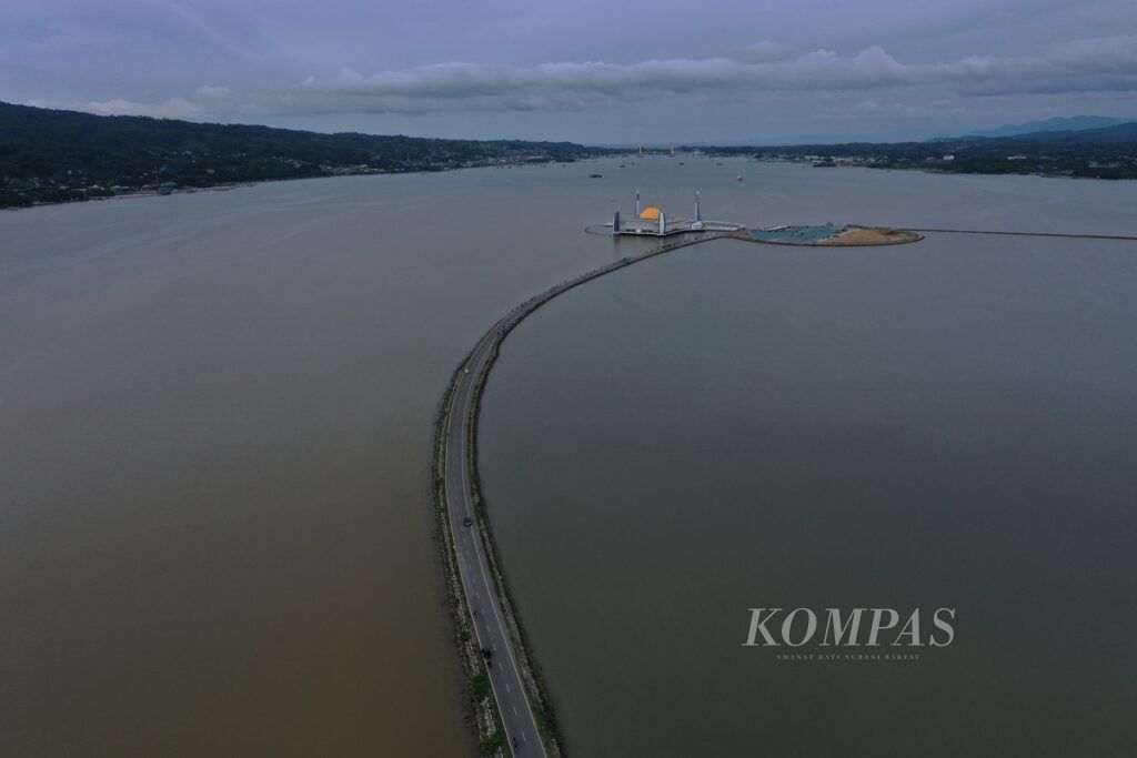 https://assetd.kompas.id/f1MfsNxSaDtl0MiUQEaOPNXddZc=/1024x683/filters:watermark(https://cdn-content.kompas.id/umum/kompas_main_logo.png,-16p,-13p,0)/https%3A%2F%2Fkompas.id%2Fwp-content%2Fuploads%2F2021%2F03%2F56bfac46-ac56-4dbb-a4ca-1e1c0914ff0e_jpg-1024x683.jpg
