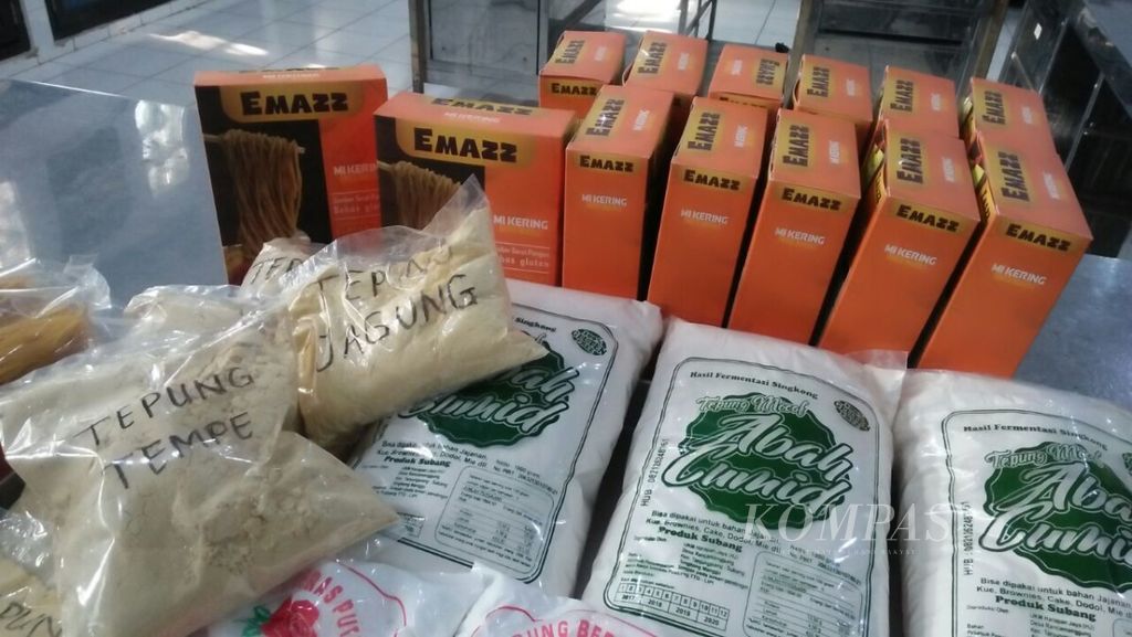 Sejumlah hasil produk yang dikembangkan melalui teknologi tepat guna dengan memanfaatkan bahan pangan lokal.