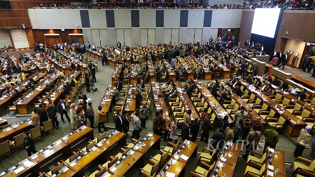 https://assetd.kompas.id/fNUc2czUC8SHeCdLAsKKOQqBOBQ=/1024x576/filters:watermark(https://cdn-content.kompas.id/umum/kompas_main_logo.png,-16p,-13p,0)/https%3A%2F%2Fkompas.id%2Fwp-content%2Fuploads%2F2017%2F07%2F456420_getattachment9a9f2e2f-c0f2-4f06-944b-0647022a5352447814.jpg