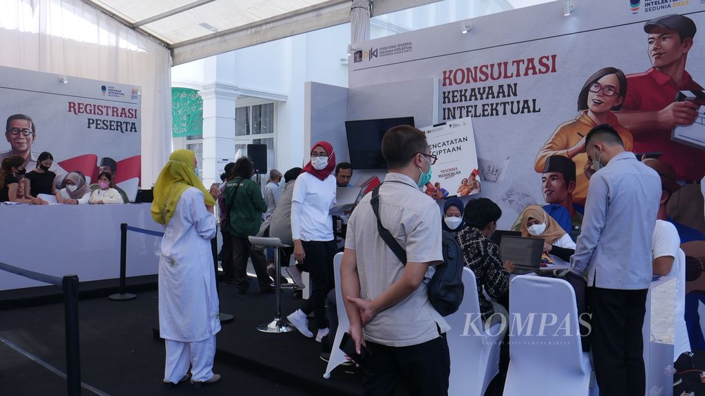 Direktorat Jenderal Kekayaan Intelektual (DJKI) Kementerian Hukum dan Hak Asasi Manusia memberikan layanan konsultasi kekayaan intelektual dan memberikan insentif pencatatan hak cipta dalam audiensi bertajuk “Yasonna Mendengar” dengan komunitas, Selasa (12/4/2022) di Medan, Sumatera Utara.