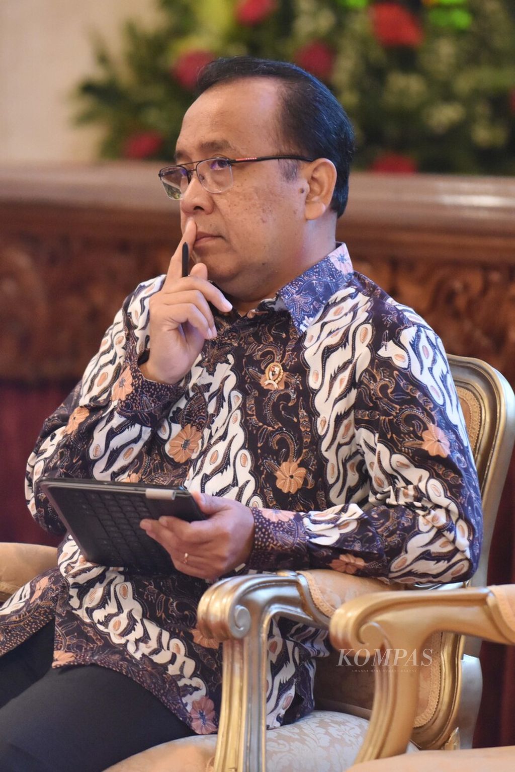 https://assetd.kompas.id/fbxmAQZmPv1LVQSFYi7MXKLyzRY=/1024x1534/filters:watermark(https://cdn-content.kompas.id/umum/kompas_main_logo.png,-16p,-13p,0)/https%3A%2F%2Fkompas.id%2Fwp-content%2Fuploads%2F2020%2F01%2F82385c73-74fb-4ec3-85f5-3019367eb74a_jpg.jpg