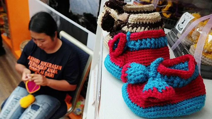 Image 16: Gen Z Menekuni Hobi Khas Kakek-Nenek agar Bahagia