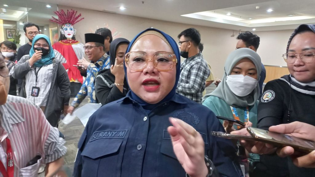  Wakil Ketua DPRD DKI Jakarta dari Fraksi Partai Gerindra Rani Mauliani seusai mengikuti rapimgab, Senin (12/9/2022), untuk menentukan mekanisme penentuan nama-nama usulan calon penjabat gubernur DKI Jakarta.