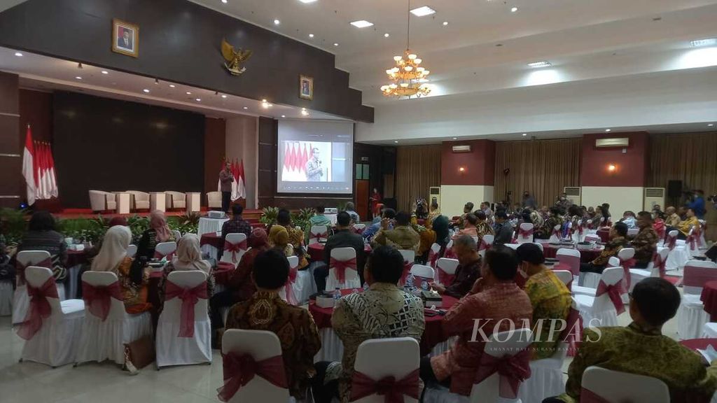 Orasi ilmiah Gubernur Lemhannas Andi Widjajanto pada HUT ke-57 Lemhannas di Jakarta, Kamis (19/5/2022). Andi mendorong pengembangan kerangka kerja pada isu demokrasi, ekonomi hijau, ekonomi biru, transformasi digital, dan ketahanan ibu kota Nusantara agar Indonesia bisa keluar dari krisis.