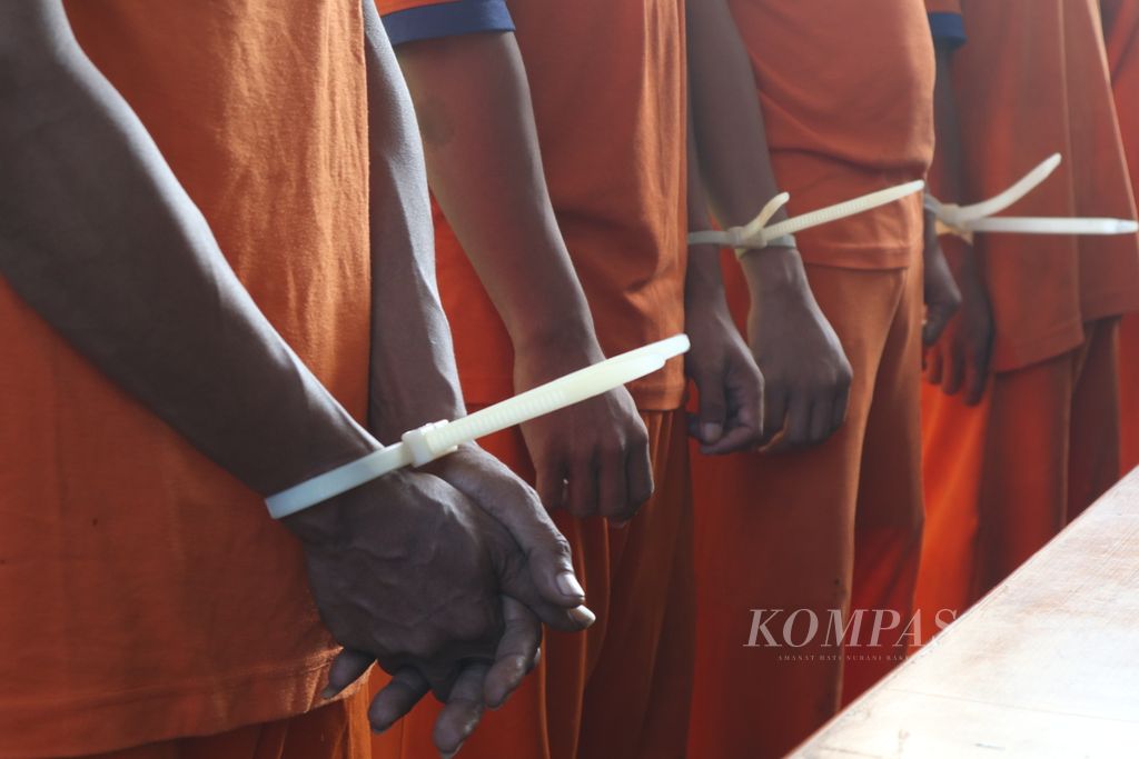 https://assetd.kompas.id/g1HocNY5J12KP5dqL7tzWGgKsy8=/1024x683/filters:watermark(https://cdn-content.kompas.id/umum/kompas_main_logo.png,-16p,-13p,0)/https%3A%2F%2Fkompas.id%2Fwp-content%2Fuploads%2F2020%2F06%2Fc84e7a83-90e8-4408-90d9-960deb0c276d_jpg.jpg