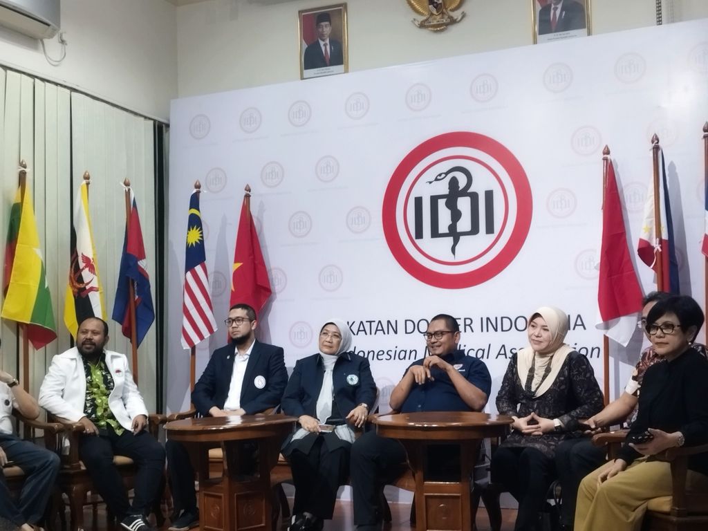 Acara Pernyataan Bersama Pengurus Besar Ikatan Dokter Indonesia dan 7 Organisasi Profesi Medis dalam Pencegahan dan Penanganan Stunting, Angka Kematian Ibu dan Angka Kematian Bayi di Sekretariat PB IDI, Jakarta Pusat, Kamis (2/3/2023).