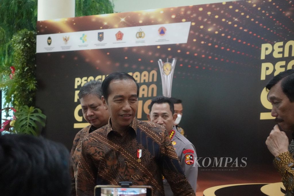 Presiden Joko Widodo pada acara pemberian Penghargaan Penanganan Covid-19 yang digelar di Gedung Dhanapala Kementerian Keuangan, Jakarta, Senin (20/3/2023).