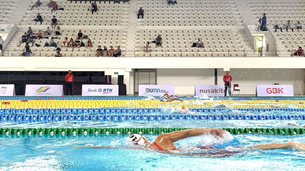 Penampilan perenang Indonesia pada hari ketiga Kejuaraan Akuatik Indonesia Terbuka atau IOAC 2022 di Stadion Akuatik Gelora Bung Karno, Jakarta, 14 Desember 2022.