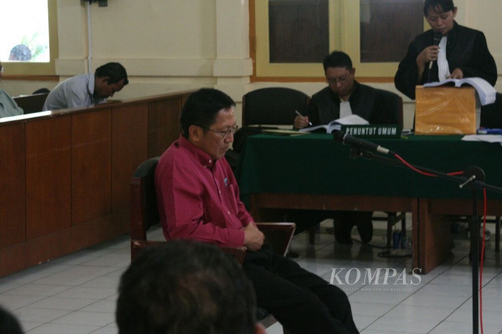 https://assetd.kompas.id/gg_ZDsU4Q0AgGV_O1582O_HCPF4=/1024x683/filters:watermark(https://cdn-content.kompas.id/umum/kompas_main_logo.png,-16p,-13p,0)/https%3A%2F%2Fkompas.id%2Fwp-content%2Fuploads%2F2021%2F06%2F20071022bil-2_1623855137.jpg