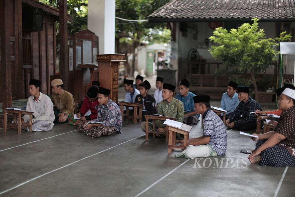 https://assetd.kompas.id/gnchX8ngVLMhlYH32EAciYidNeA=/1024x683/filters:watermark(https://cdn-content.kompas.id/umum/kompas_main_logo.png,-16p,-13p,0)/https%3A%2F%2Fkompas.id%2Fwp-content%2Fuploads%2F2020%2F07%2F92ee8296-3f05-4e5b-b1ff-e5a4dcb7d6ac_jpg.jpg