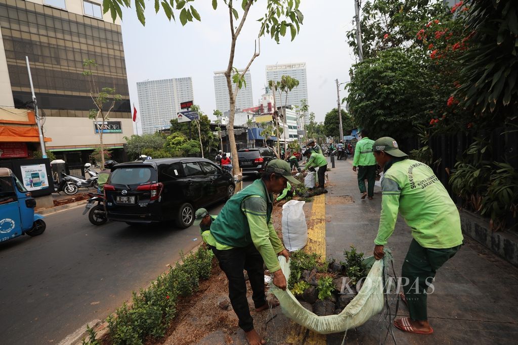 https://assetd.kompas.id/h-vO2yKrqAPo5G7BAYBS2_nJ7bM=/1024x683/filters:watermark(https://cdn-content.kompas.id/umum/kompas_main_logo.png,-16p,-13p,0)/https%3A%2F%2Fkompas.id%2Fwp-content%2Fuploads%2F2019%2F11%2F81db2c5d-7dda-4ffb-ac8f-5192330eccbd_jpg.jpg