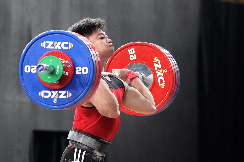 Lifter kelas 73 kg, Rahmat Erwin Abdullah, meraih emas dalam penampilan perdananya di SEA Games 2019. Tampil di Stadion Ninoy Aquino, Manila, Filipina, awal Desember 2019, Rahmat melakukan angkatan total 322 kg (<i>snatch</i> 145 kg, <i>clean & jerk</i> 177 kg).