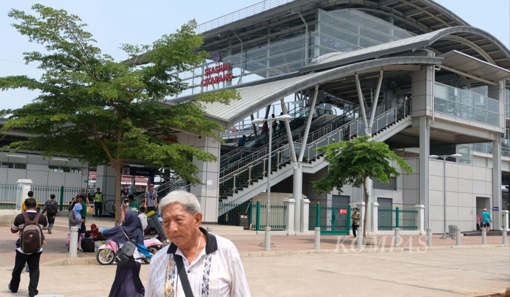 Stasiun Cikarang, Kabupaten Bekasi, salah satu lokasi yang membutuhkan integrasi antarmoda.