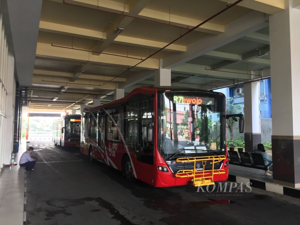 https://assetd.kompas.id/iNQI5R6Wh3nhifRqcZr9mbKmhmE=/1024x768/filters:watermark(https://cdn-content.kompas.id/umum/kompas_main_logo.png,-16p,-13p,0)/https%3A%2F%2Fkompas.id%2Fwp-content%2Fuploads%2F2021%2F11%2F20211104bro-bus1_1635997678.jpg
