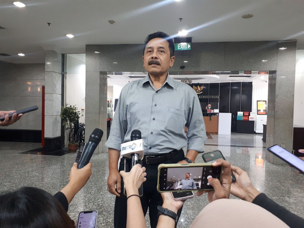 Ketua Majelis Kehormatan Mahkamah Konstitusi (MKMK) I Dewa Gede Palguna di Kantor Mahkamah Konstitusi (MK), Gambir, Jakarta Pusat, Rabu (1/3/2023).